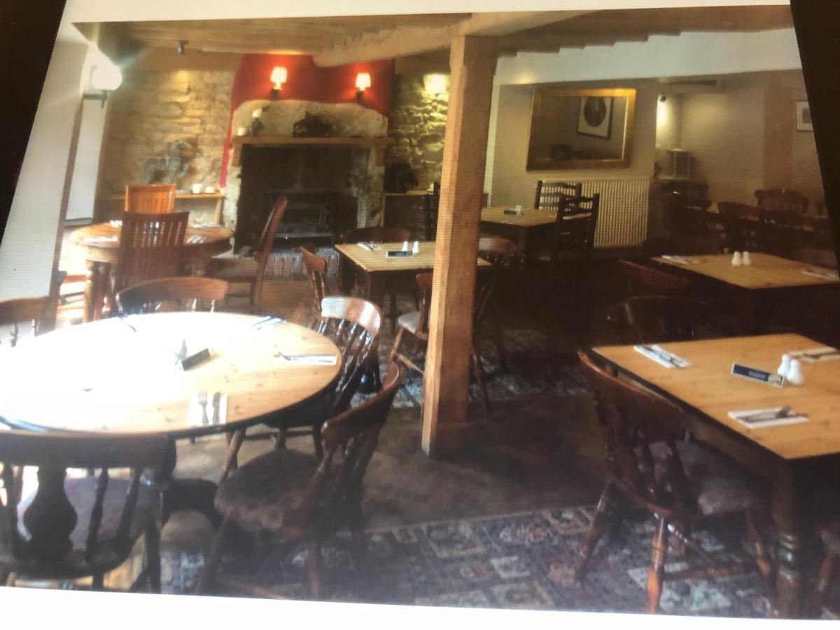Horse & Hound Inn Broadway  Bagian luar foto
