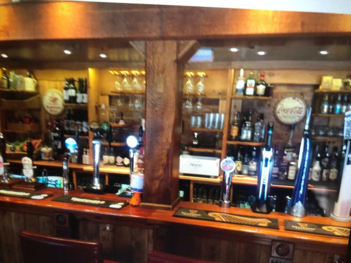 Horse & Hound Inn Broadway  Bagian luar foto